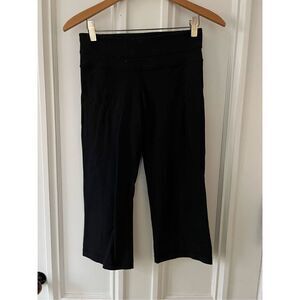 Lululemon reversible black Capri leggings 4